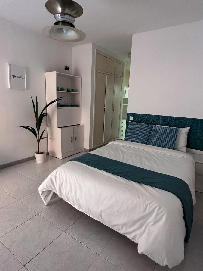 Wonderful With Terrace - 15m Walk Giralda Appartement Sevilla